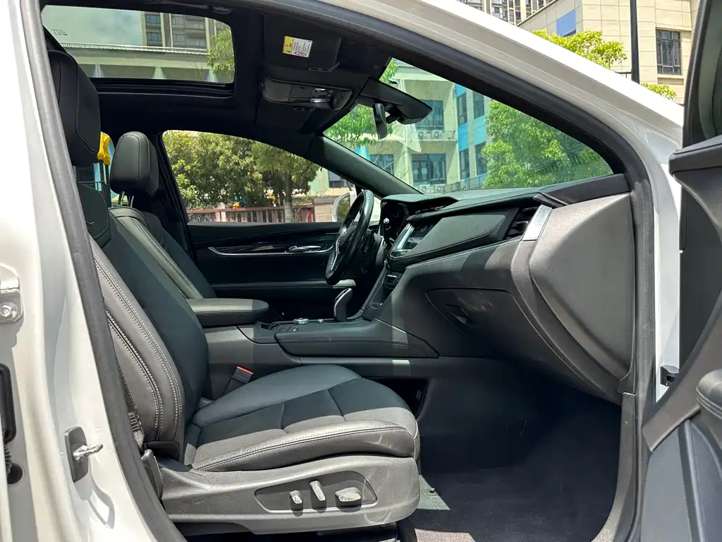 Cadillac XT5 2020 — фото 12
