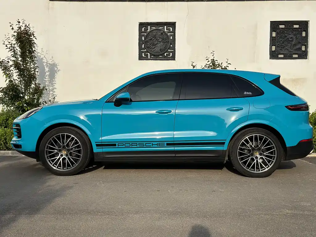 Porsche Cayenne Hybrid 2021 — фото 12