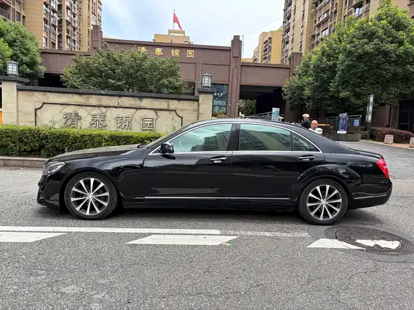 Mercedes-Benz S-Class 2012