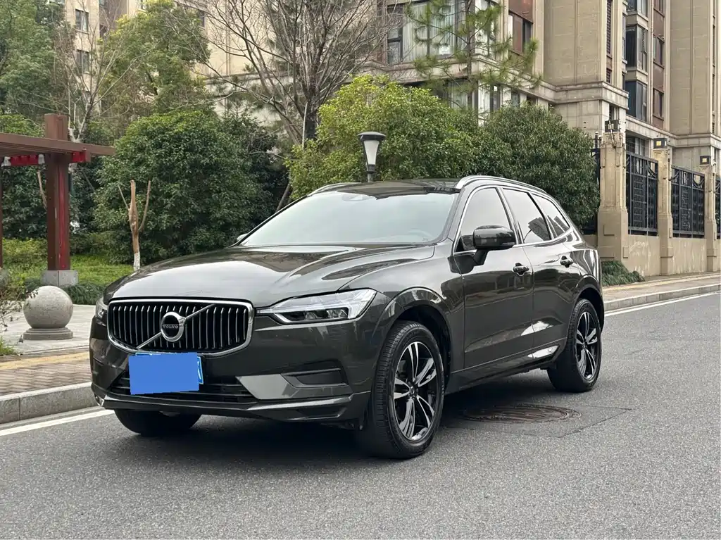 Volvo XC60 2019 — фото 1