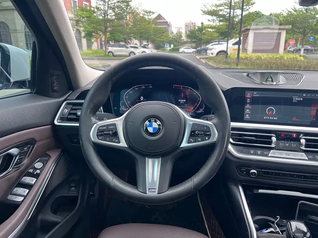 BMW 3 Series 2019 — фото 17