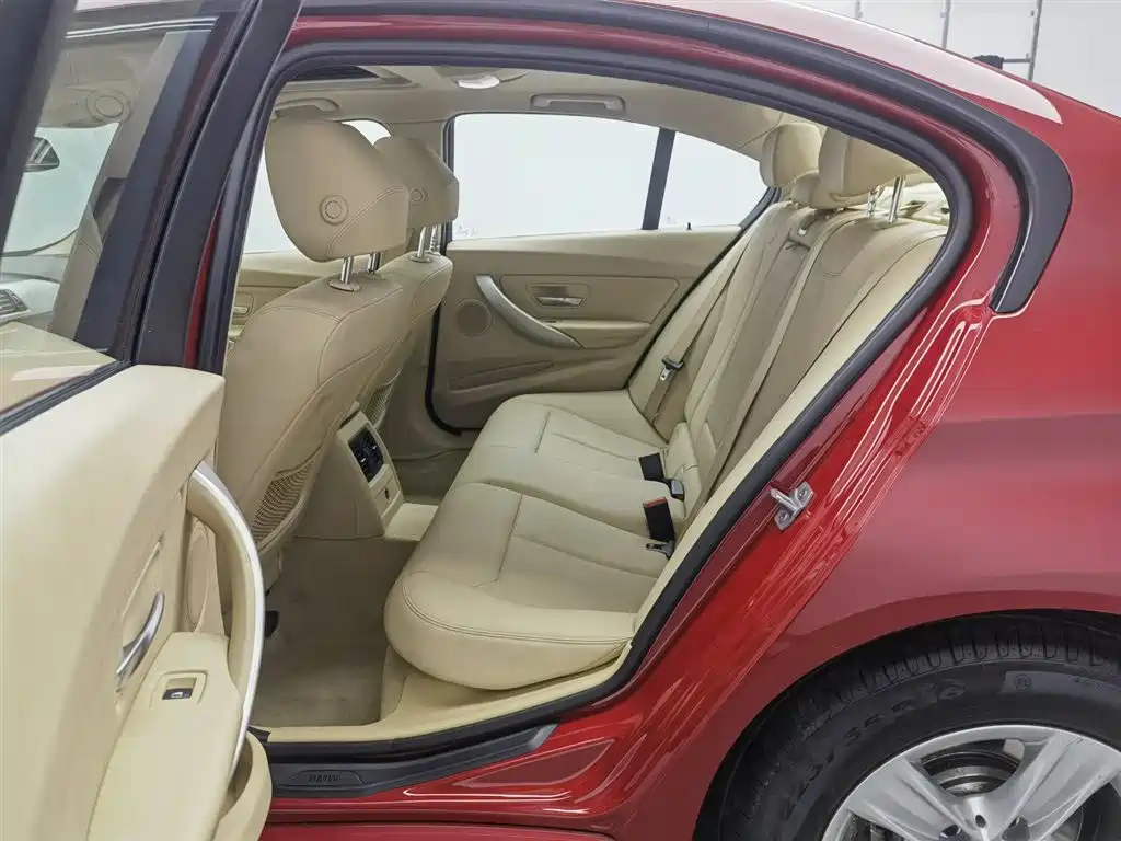 BMW 3 Series 2015 — фото 15