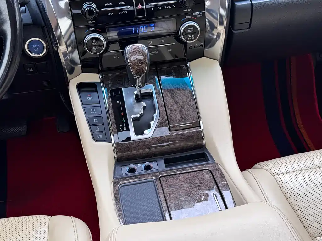 Toyota Alphard 2021 — фото 11