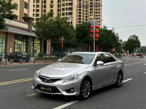 Toyota Reiz 2013