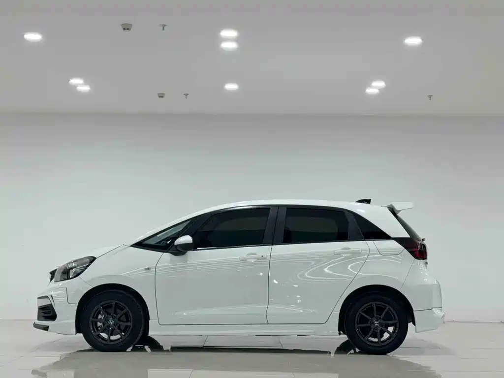 Honda Fit 2023 — фото 3