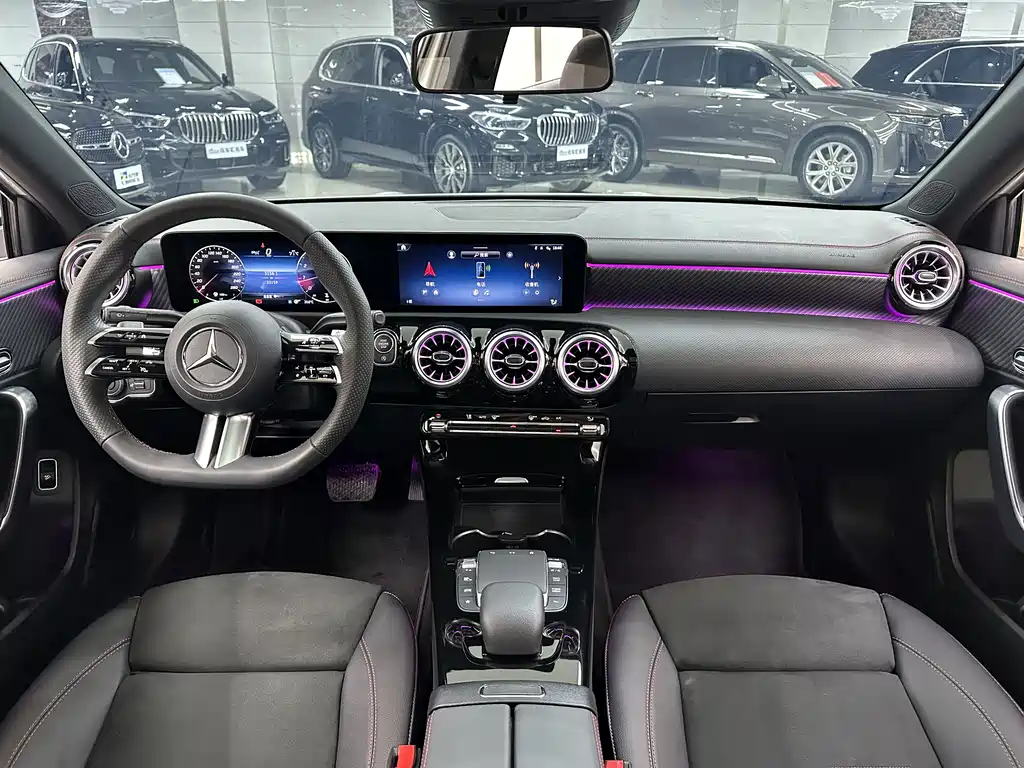 Mercedes-Benz A-Class 2024 — фото 13