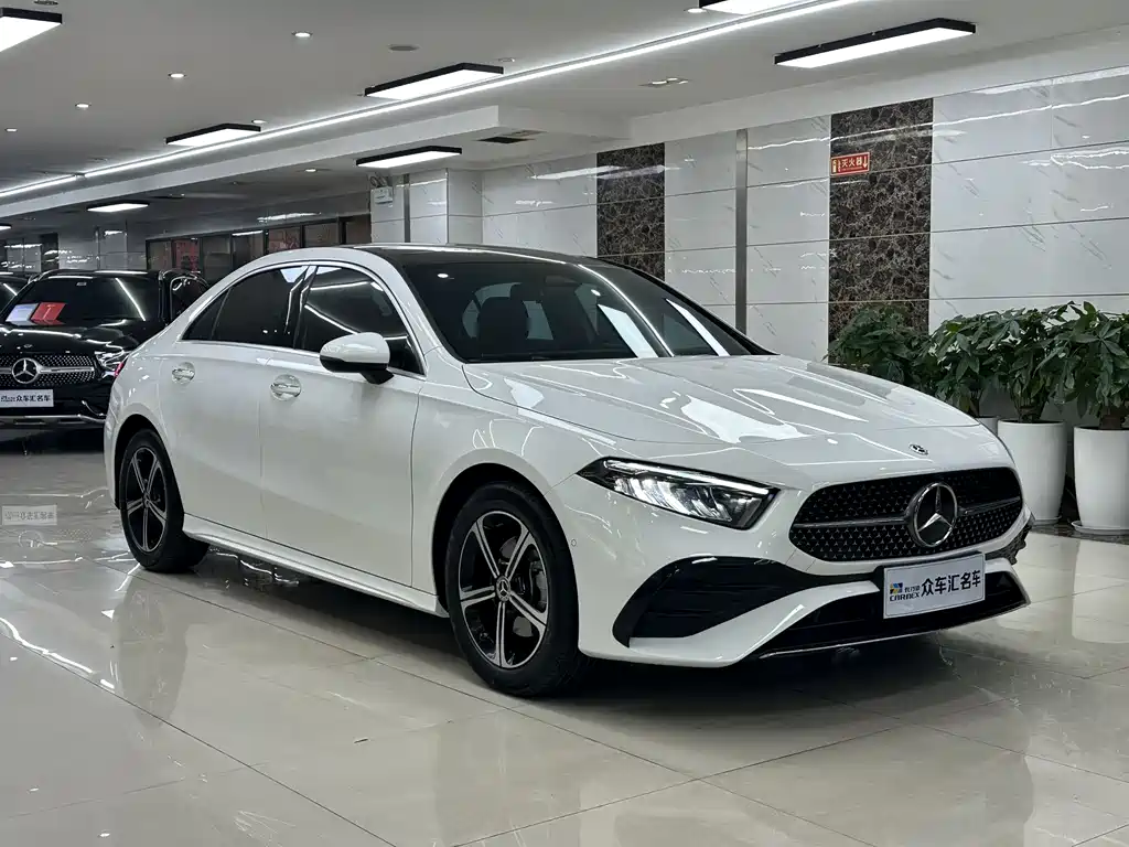 Mercedes-Benz A-Class 2024 — фото 3