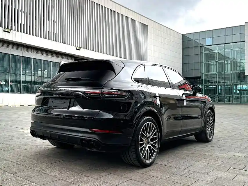 Porsche Cayenne 2022 — фото 13