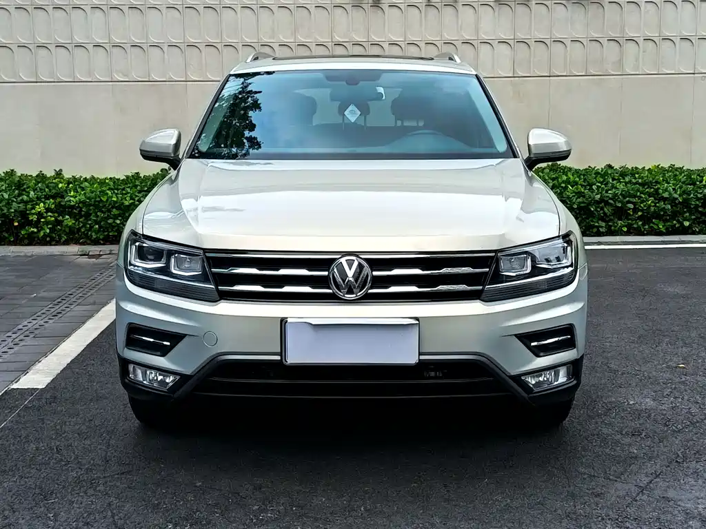 Volkswagen Tiguan L 2020 — фото 2