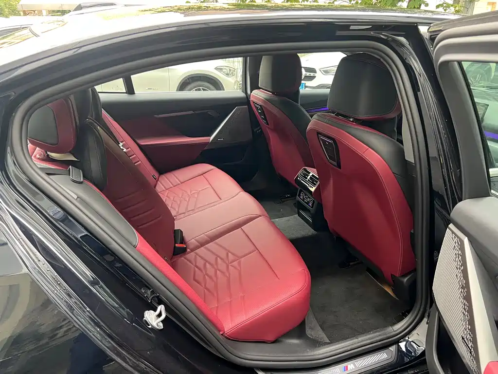 BMW i5 2025 — фото 13