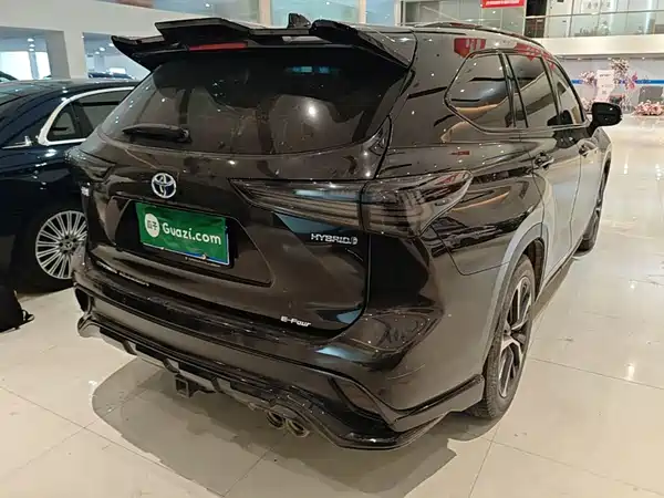 Toyota Crown Kluger 2023