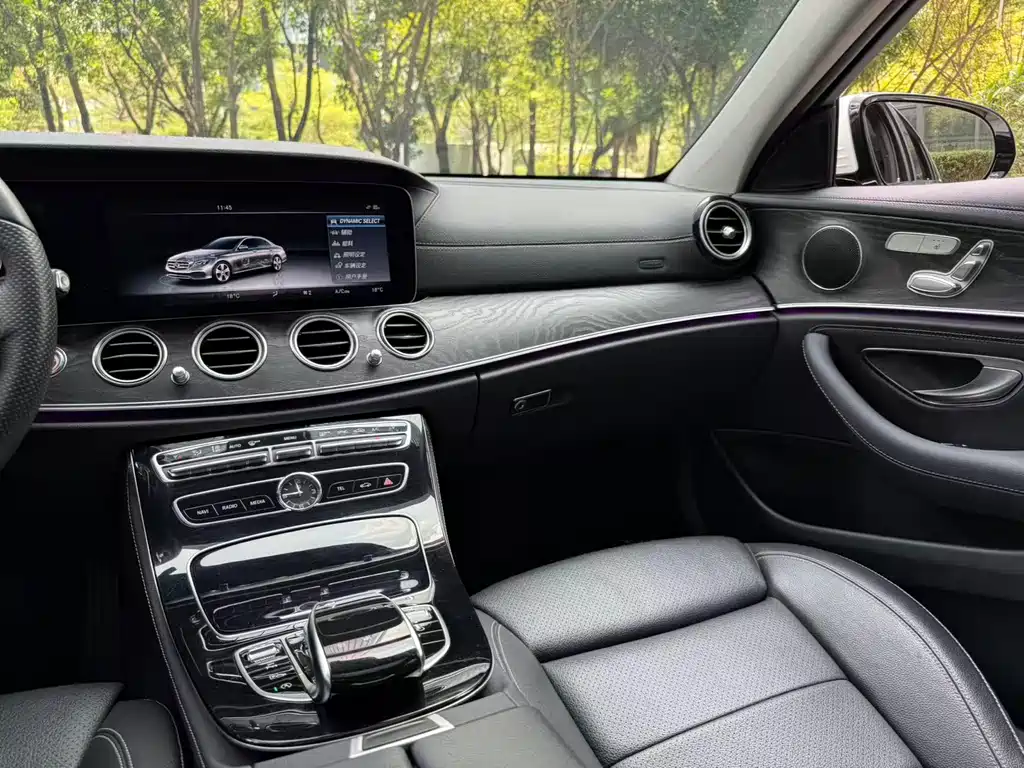 Mercedes-Benz E-Class 2017 — фото 9