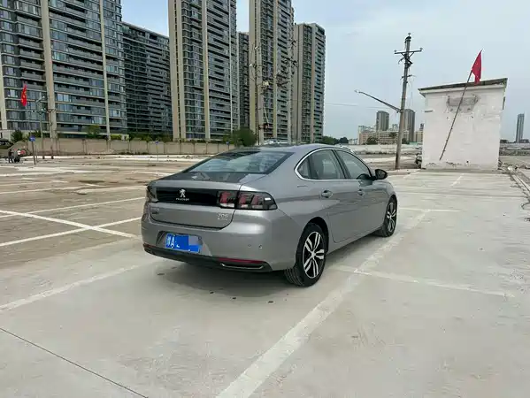 Peugeot 308 2016