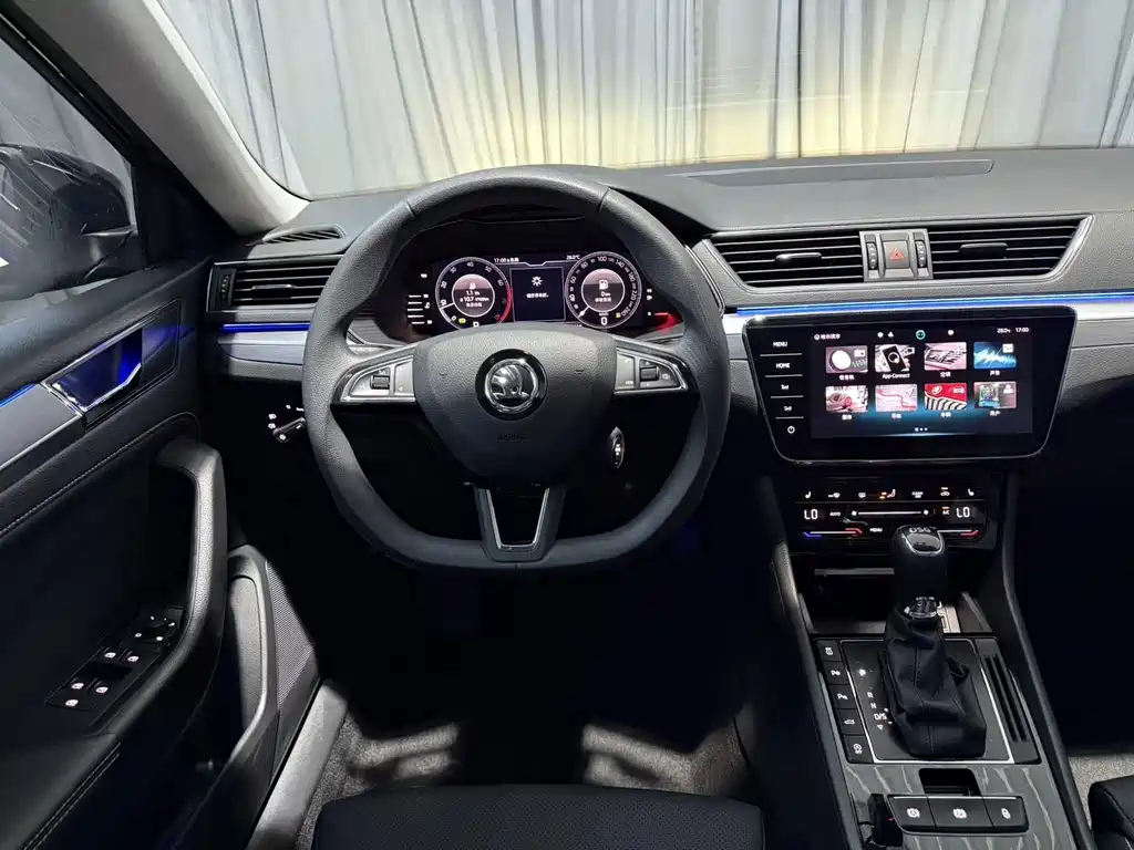 Skoda Superb 2023 — фото 12
