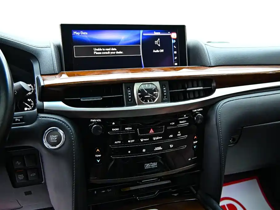 Lexus LX 2018 — фото 16