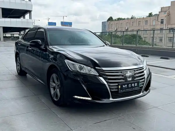 Toyota Crown 2016