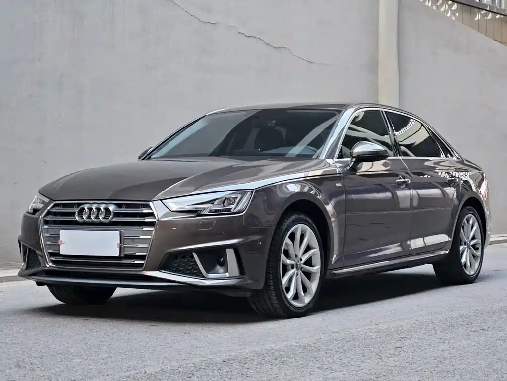 Audi A4L 2019 — фото 1