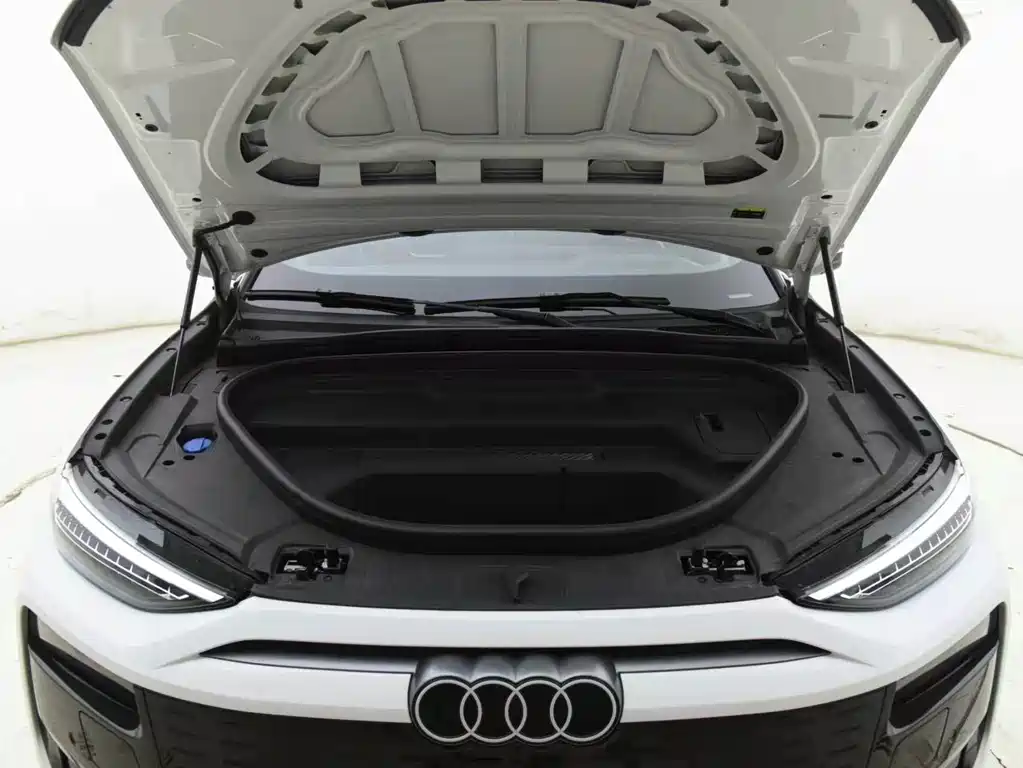 Audi Q6L E-Tron 2025 — фото 14