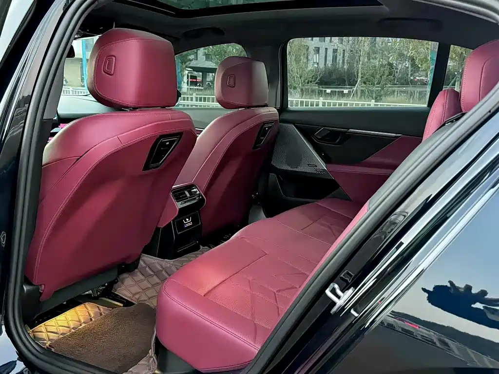 BMW 5 Series 2025