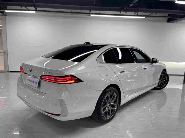 BMW 5 Series 2025