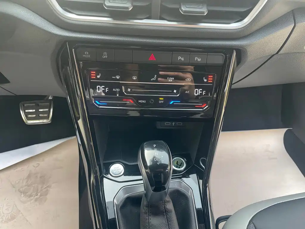 Volkswagen T-Roc 2023 — фото 16