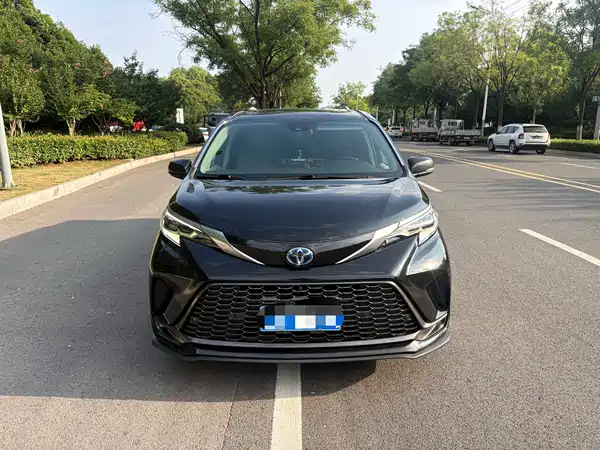 Toyota Granvia 2024