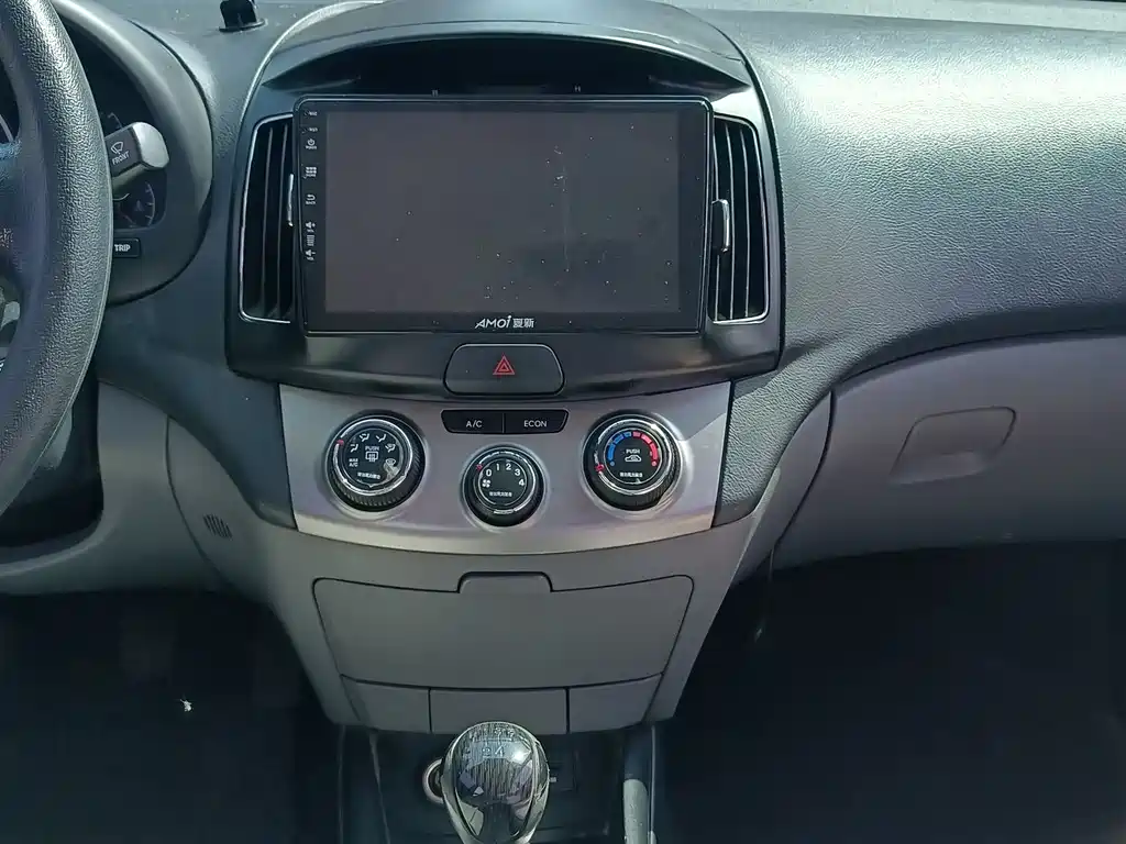 Hyundai Elantra 2015 — фото 13