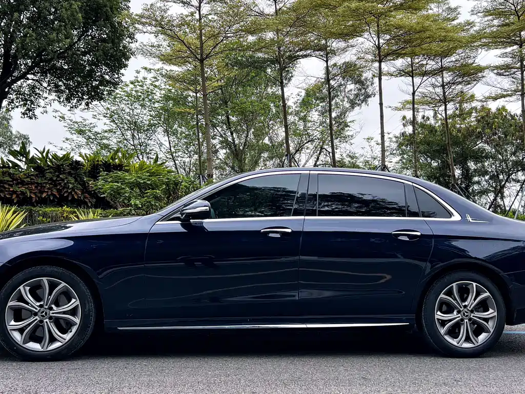 Mercedes-Benz E-Class 2020 — фото 16