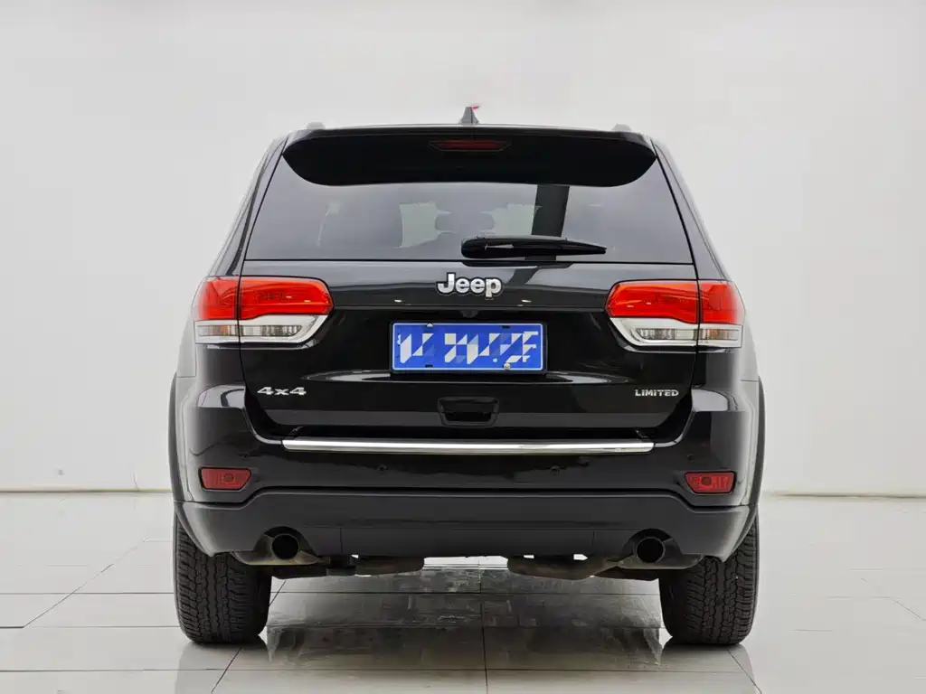 Jeep Grand Cherokee 2014 — фото 9