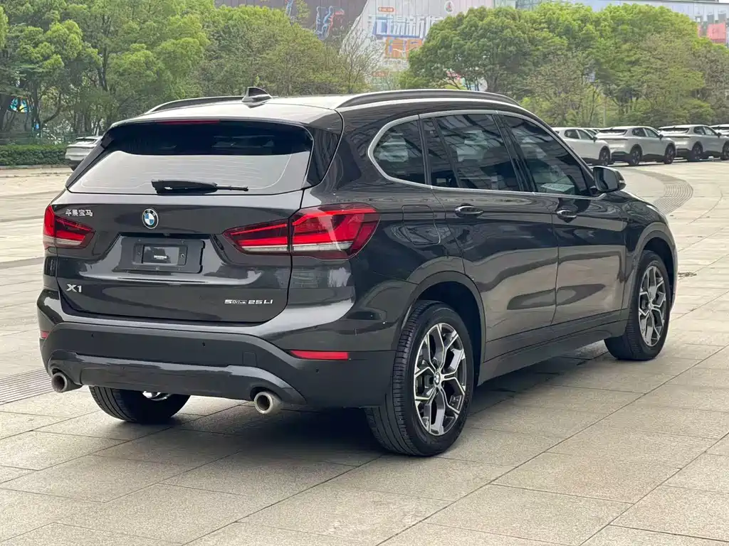 BMW X1 2021 — фото 4
