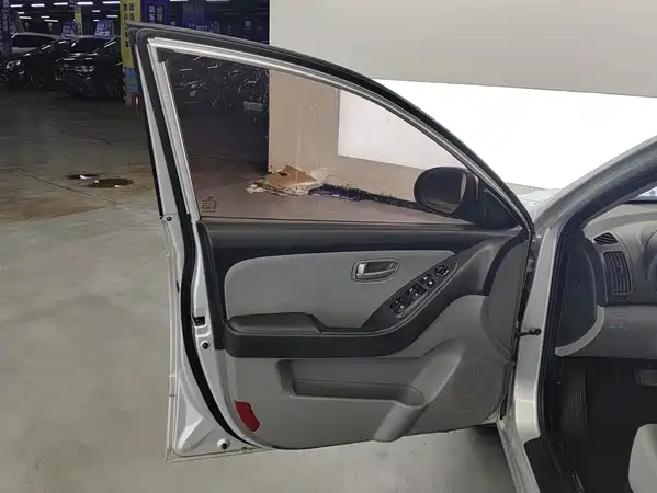 Hyundai Yuedong 2011