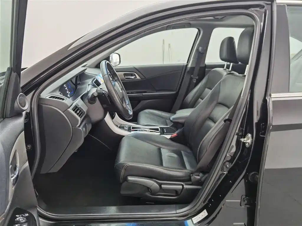Honda Accord 2017 — фото 10