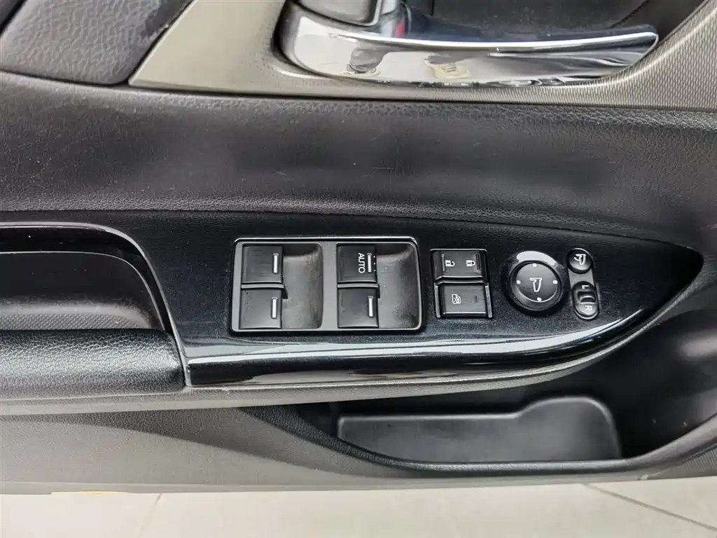 Honda Accord 2017 — фото 9