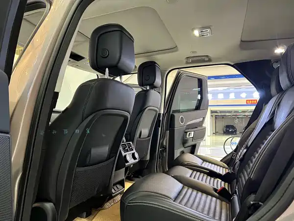 Land Rover Discovery 2023