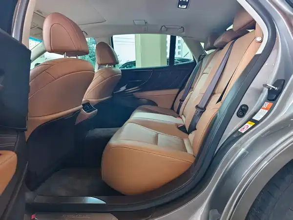 Lexus LS 2018
