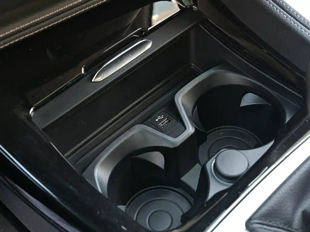 BMW 1 Series 2023 — фото 14