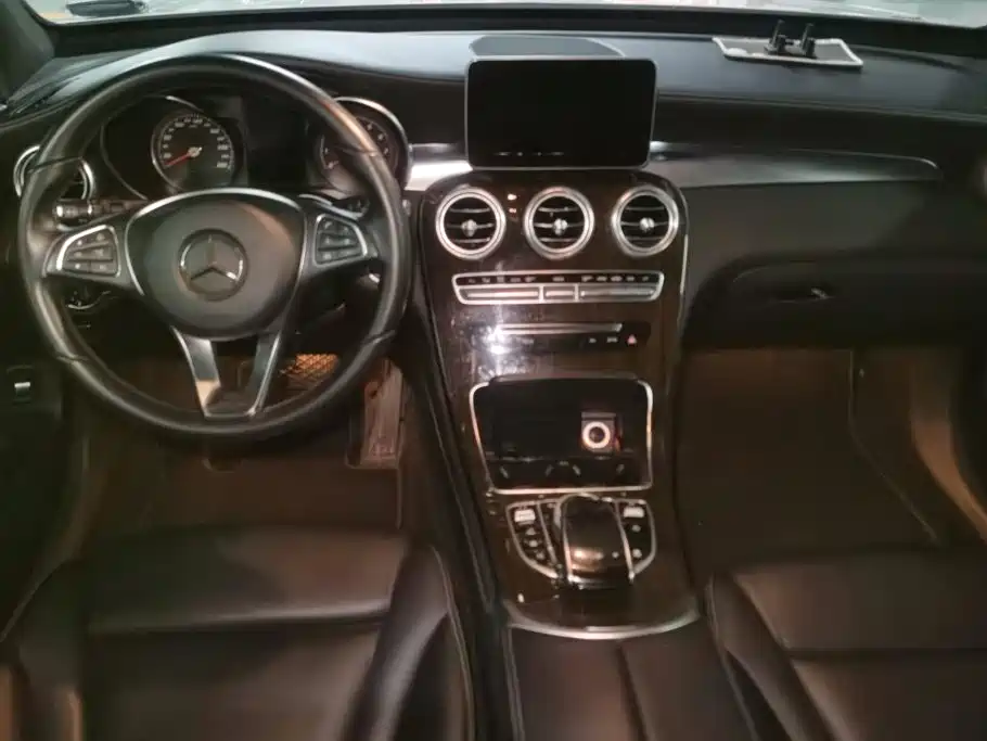 Mercedes-Benz GLC 2016 — фото 12