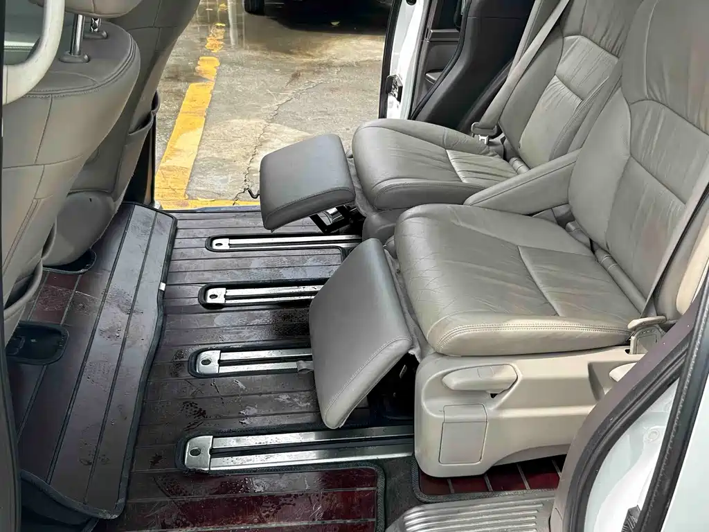 Honda Odyssey 2017 — фото 17