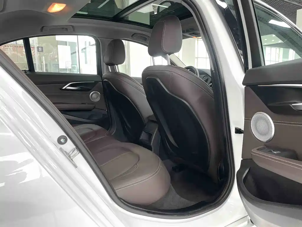 BMW 1 Series 2023 — фото 13