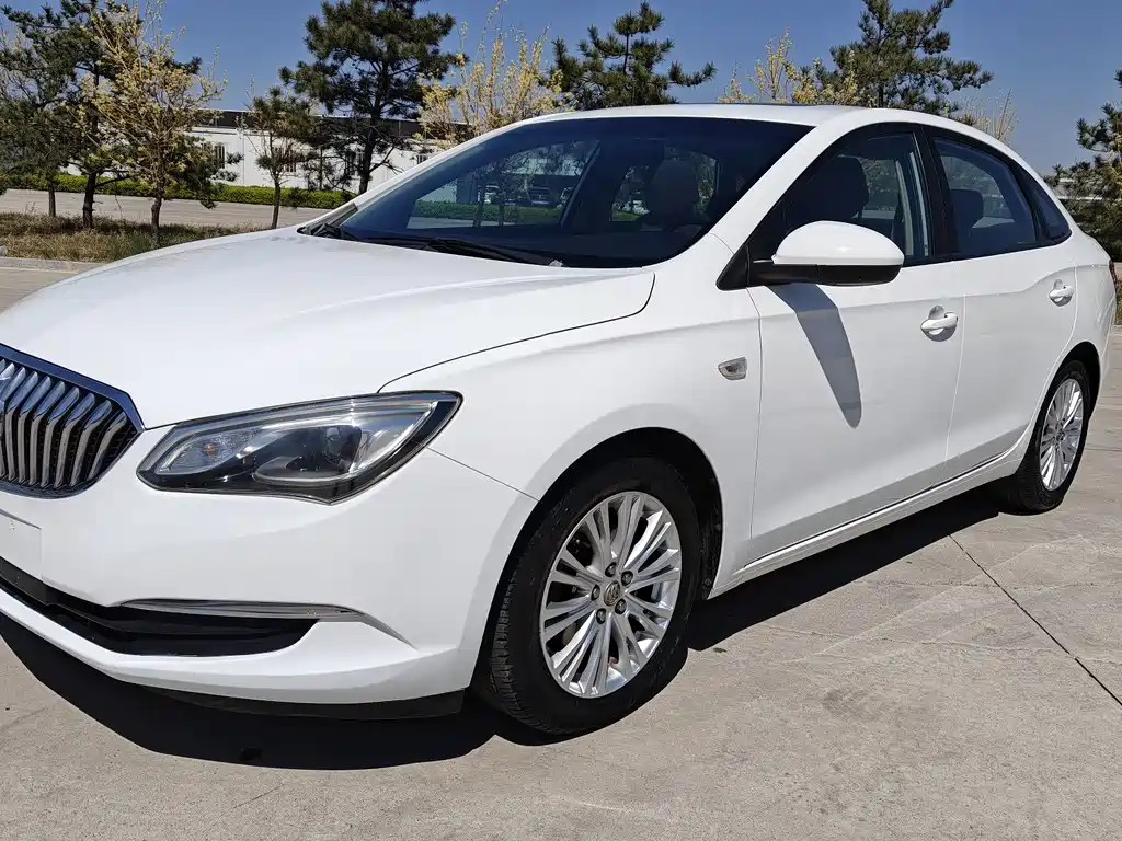 Buick Excelle 2015 — фото 1