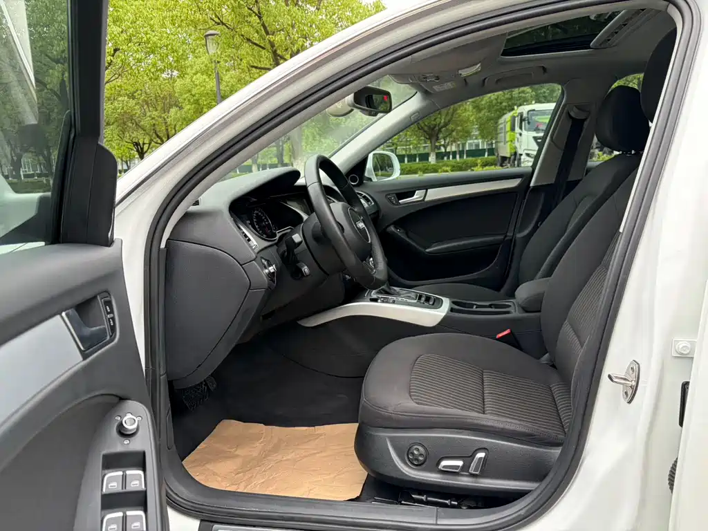 Audi A4L 2016