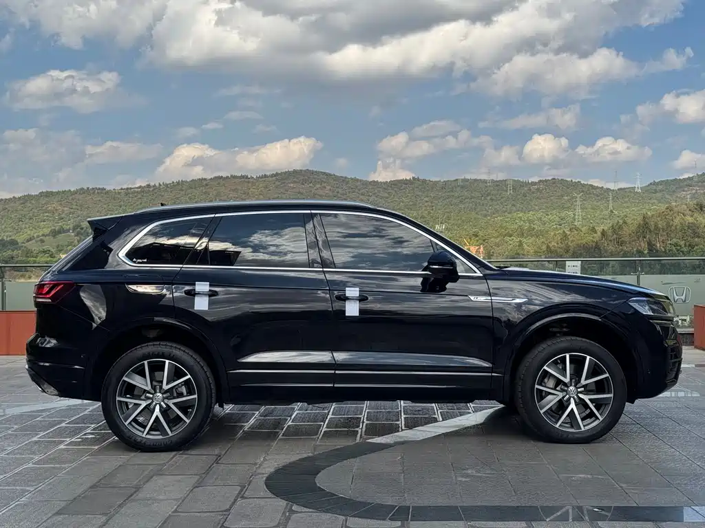 Volkswagen Touareg 2019 — фото 12