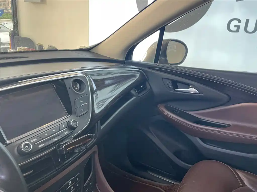 Buick Envision Plus 2017 — фото 11