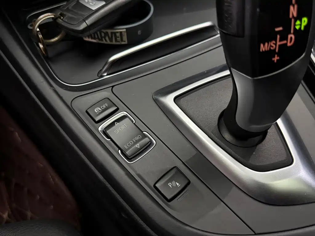 BMW 3 Series 2016 — фото 15