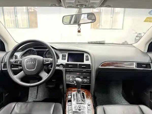 Audi A6L 2011
