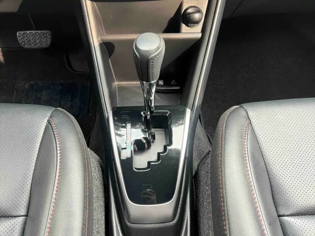 Toyota Yaris L 2022 — фото 16