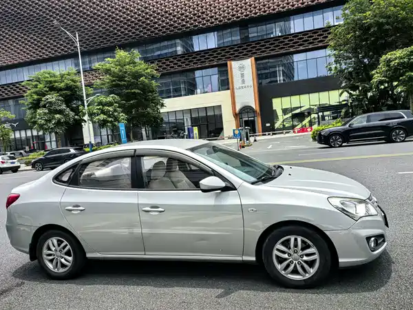 Hyundai Yuedong 2013