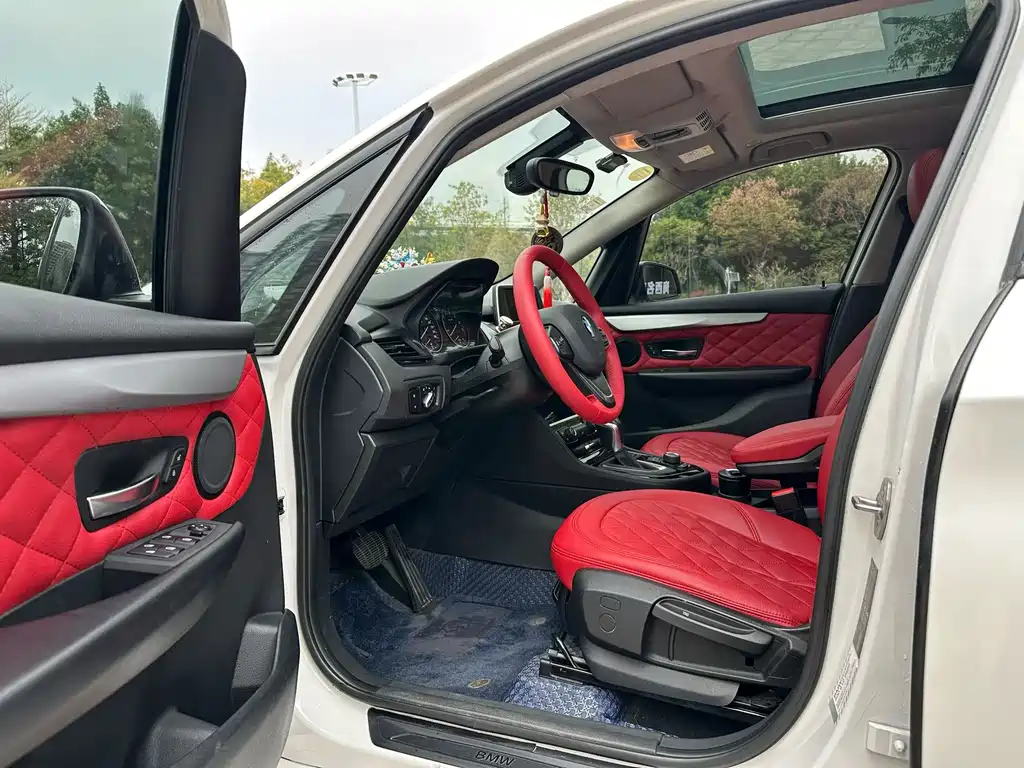 BMW 2 Series Active Tourer 2016 — фото 7