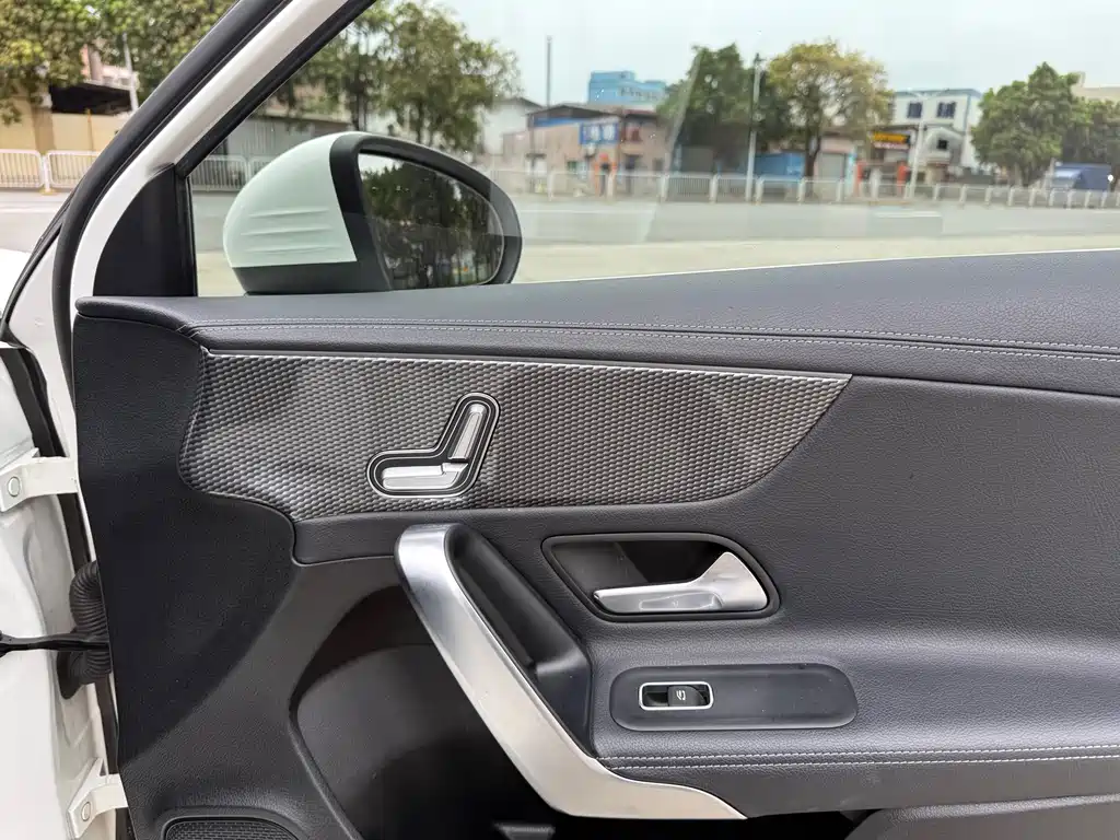Mercedes-Benz A-Class 2020 — фото 13