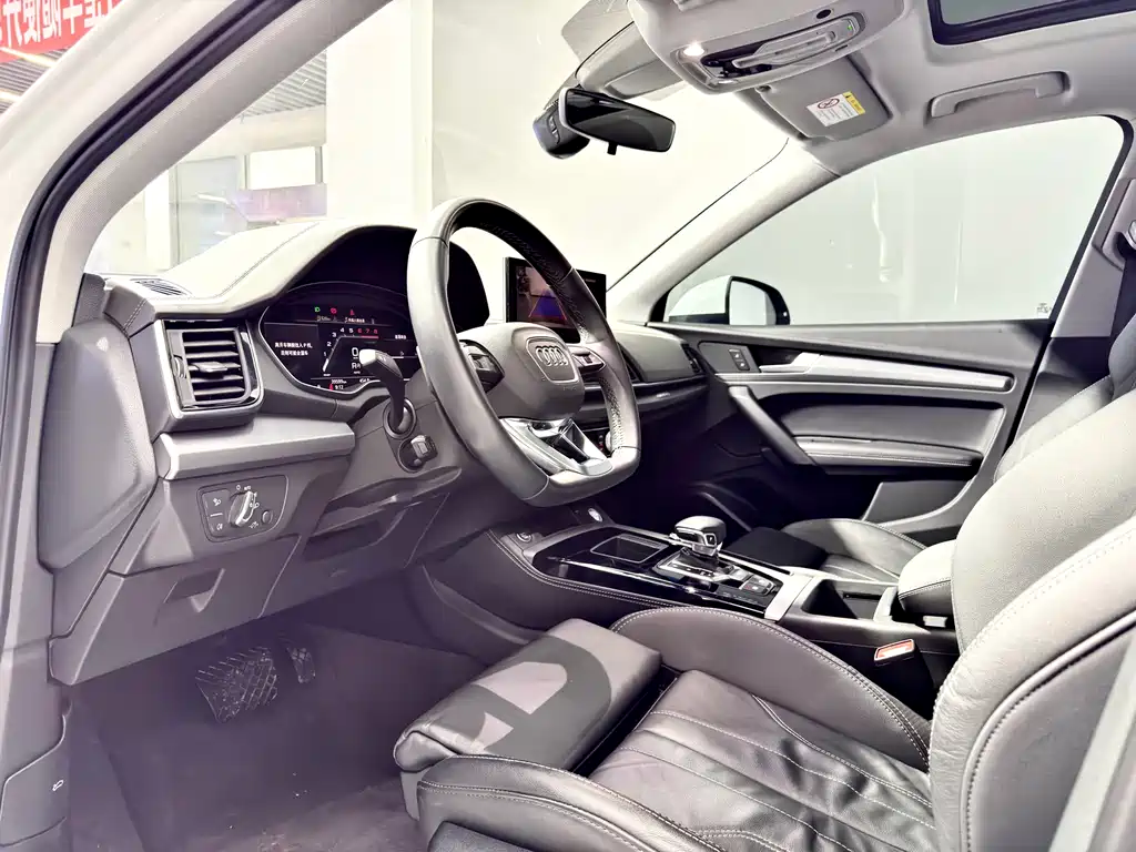 Audi Q5L 2023 — фото 10